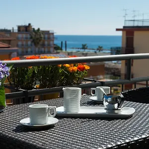 Отель Ristorante La Marina Mhotelsgroup, Сан-Бартоломео-аль-Маре